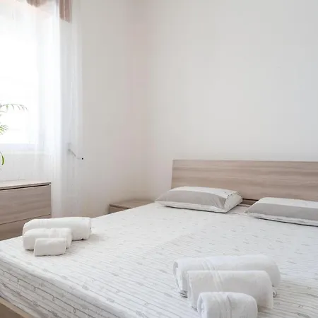 Rosa House 100 Meters From The Blue Sea * San Pietro in Bevagna